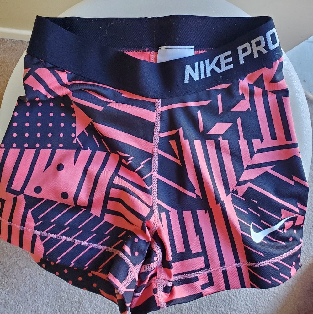 Nike Pro 3"